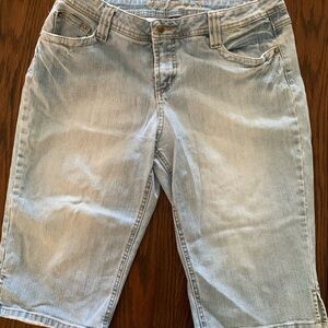 Womens Levi’s vintage 515 capri shorts sizes 12